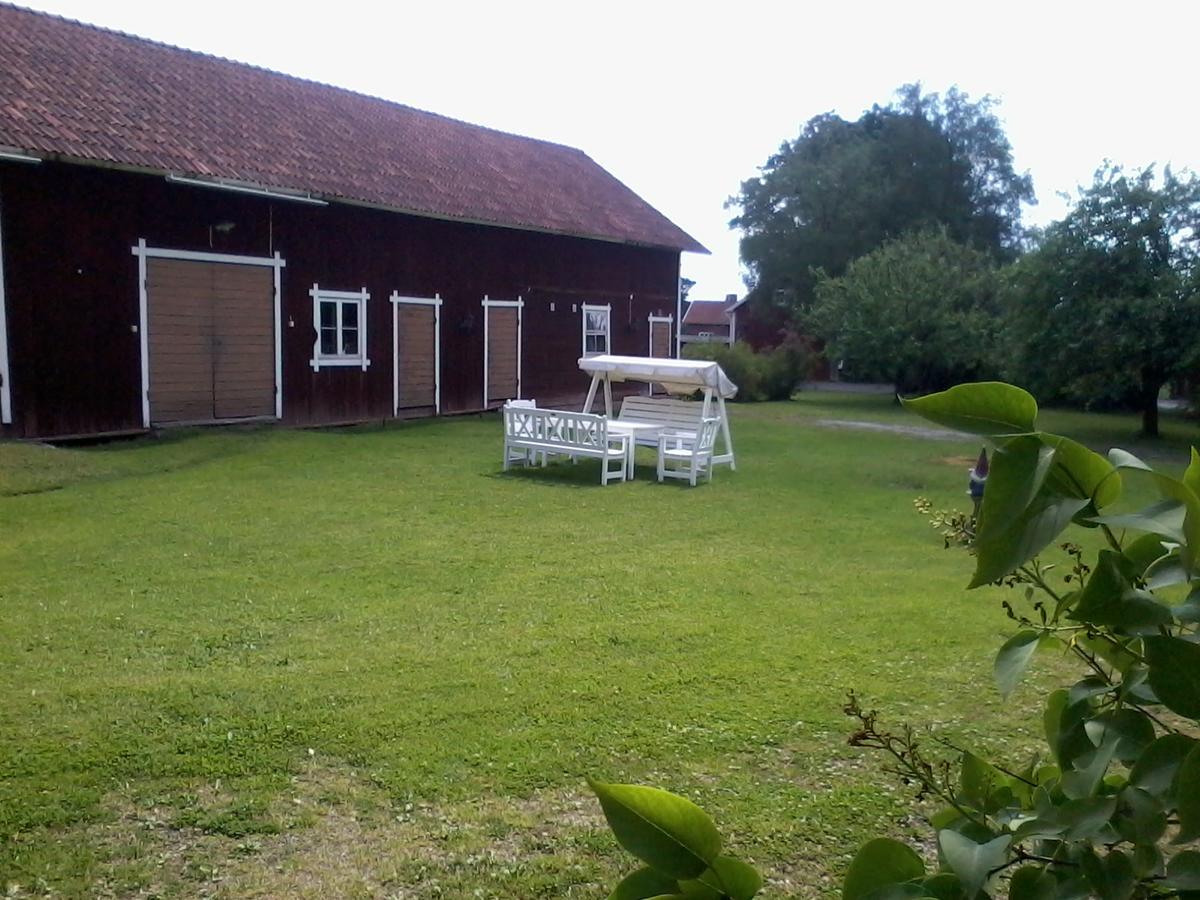 Draenggardens Stuga Pa Genuin Raettviksgard Boda  エクステリア 写真